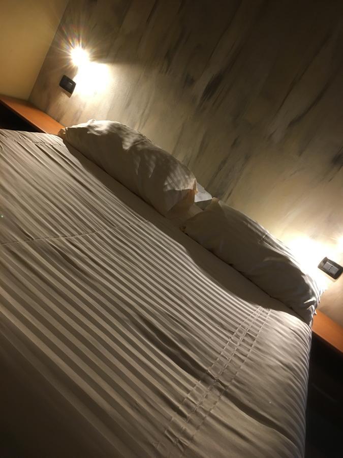 B & B La Guesthouse Poirino Luaran gambar
