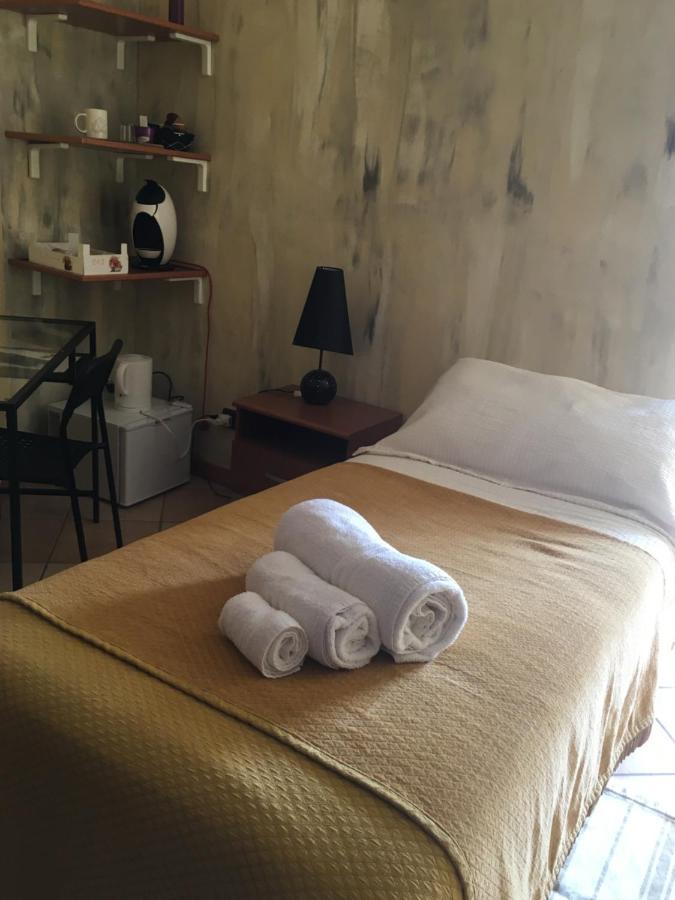 B & B La Guesthouse Poirino Luaran gambar